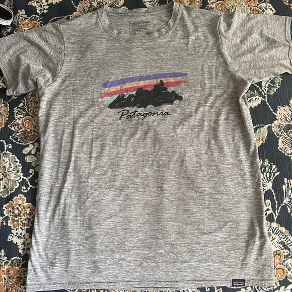 Patagonia Women’s Capilene Top size medium - Picture 1 of 5